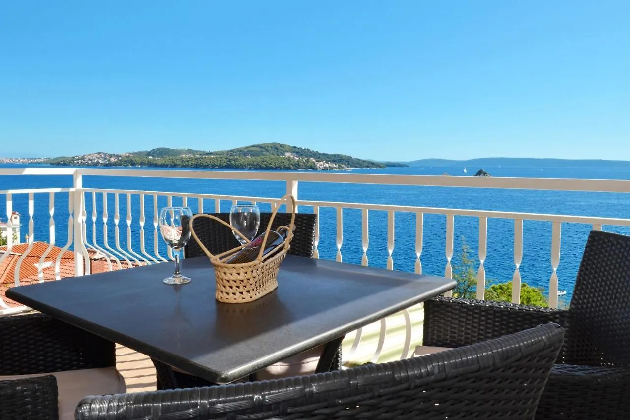 Apartments Inge Seget Vranjica