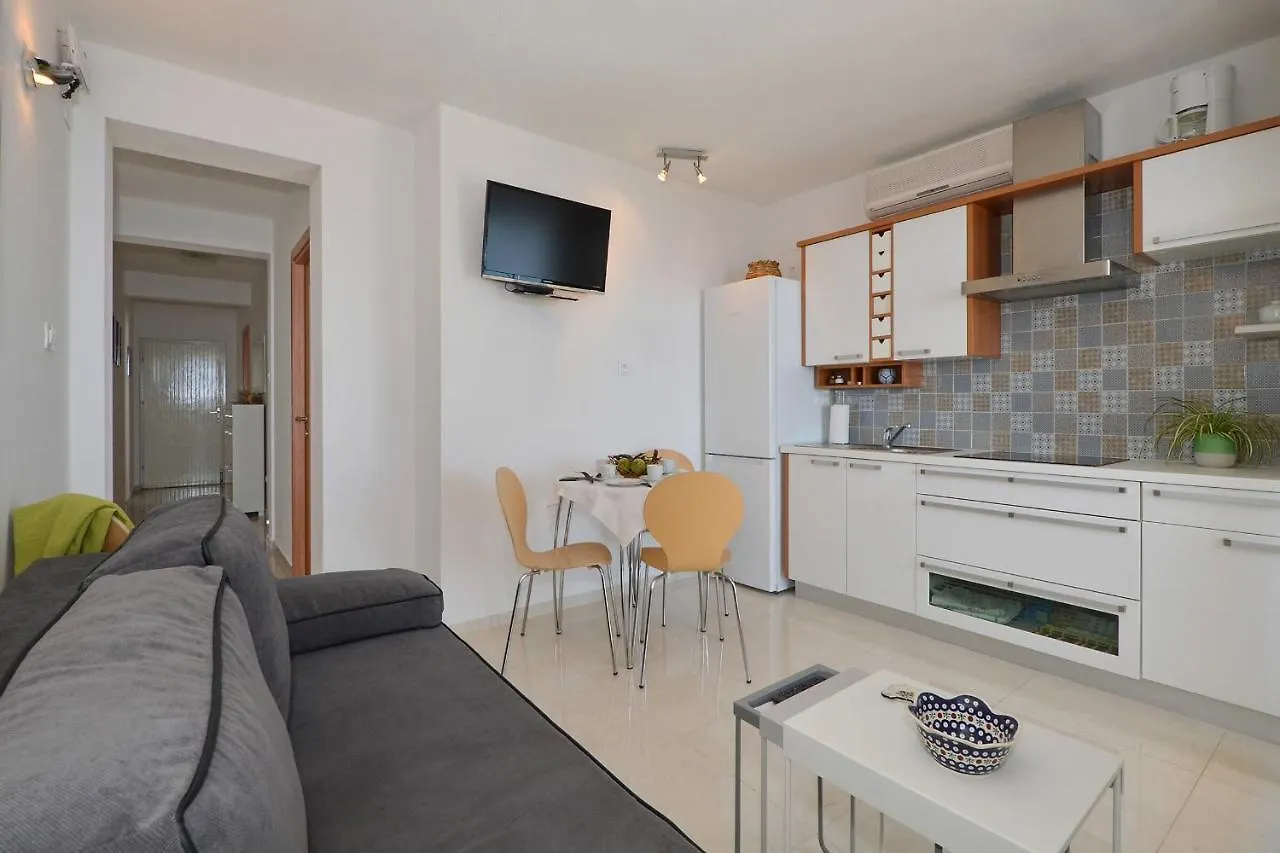 Apartments Inge Seget Vranjica