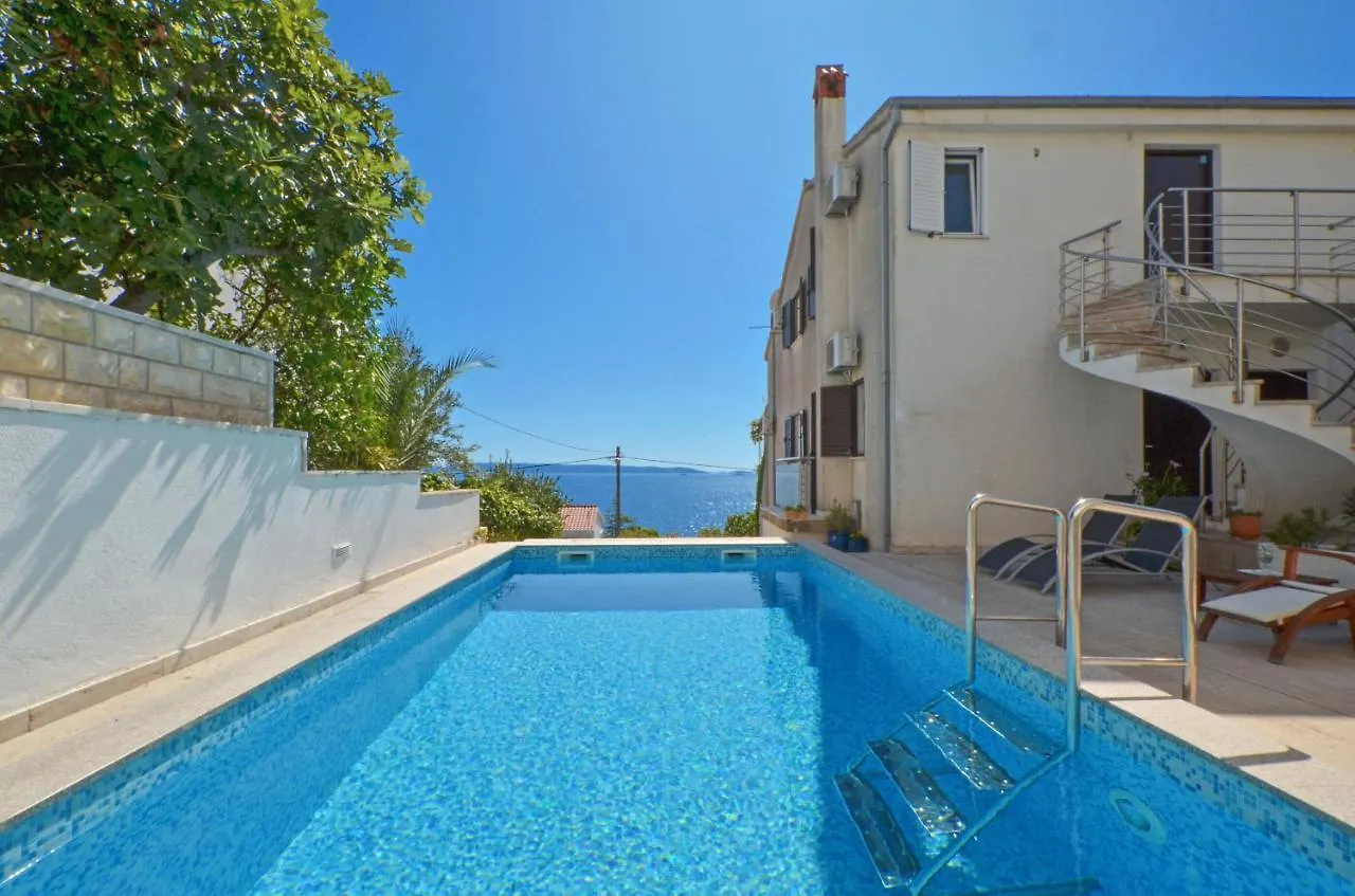 Apartments Inge Seget Vranjica