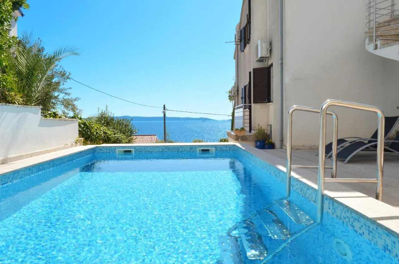 Apartments Inge Seget Vranjica