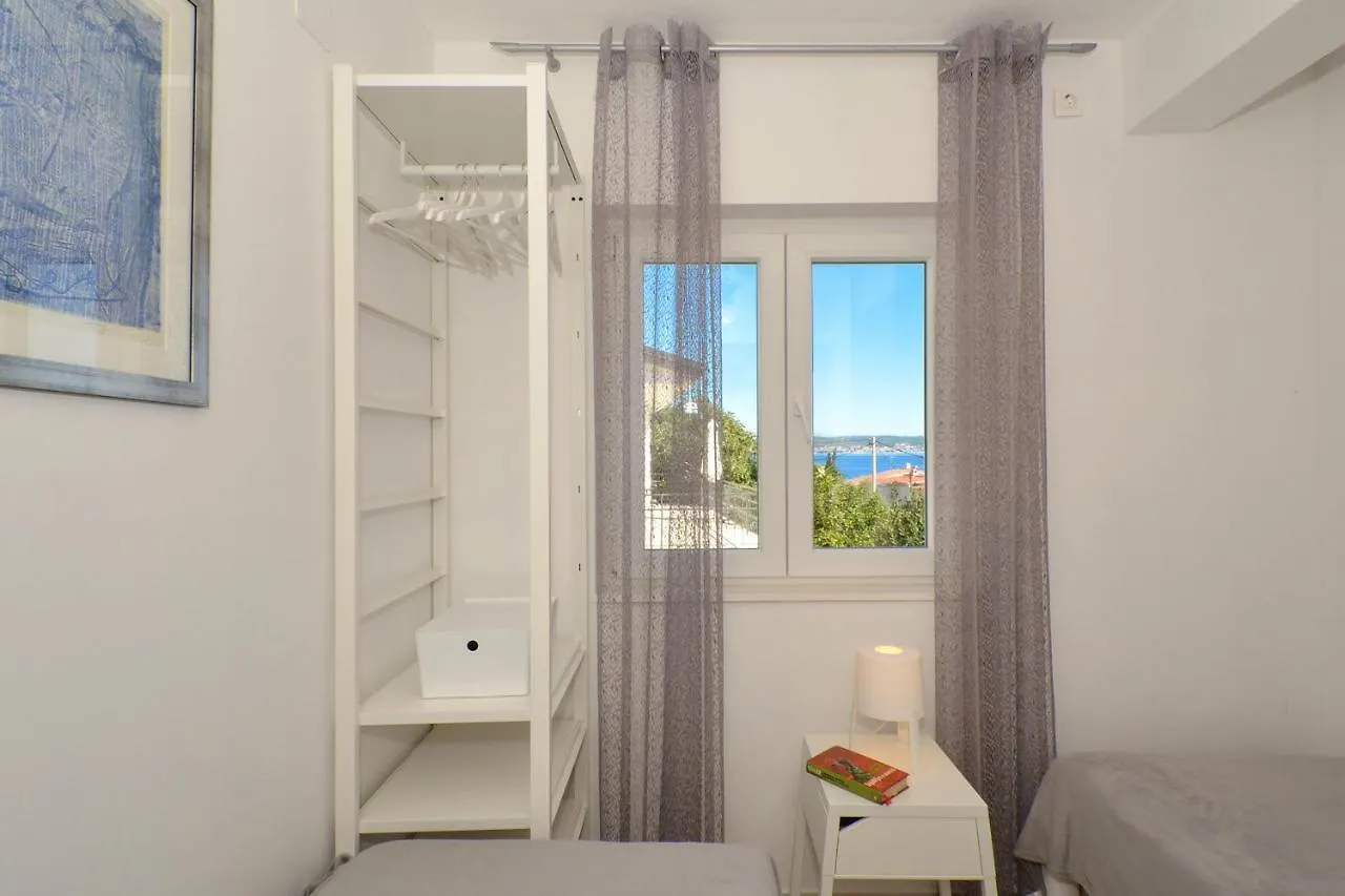 Apartments Inge Seget Vranjica 0*,  Croatia