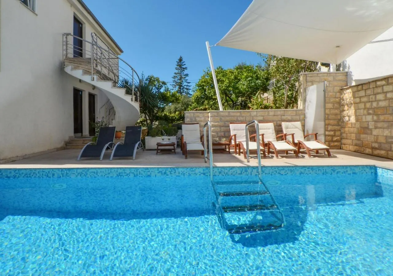 Apartments Inge Seget Vranjica