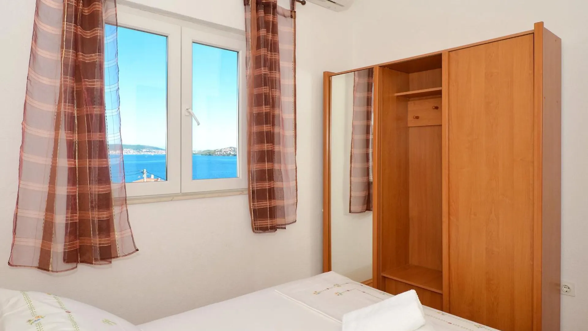 Apartments Inge Seget Vranjica