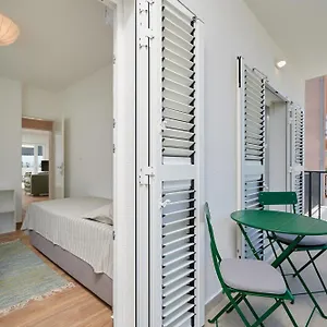 Apartment Nela & Sara - 2 With Heated Swimming Pool, Seget Vranjica