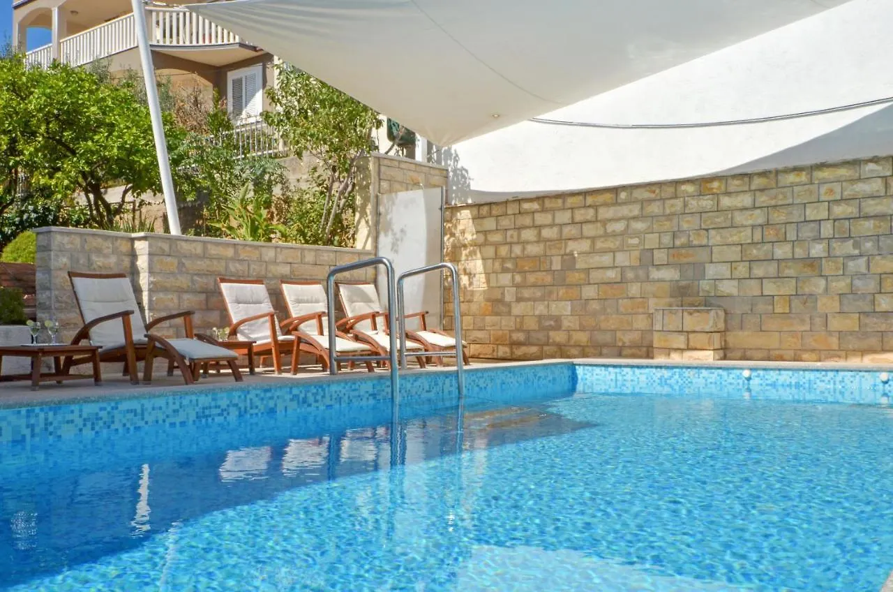 Apartments Inge Seget Vranjica