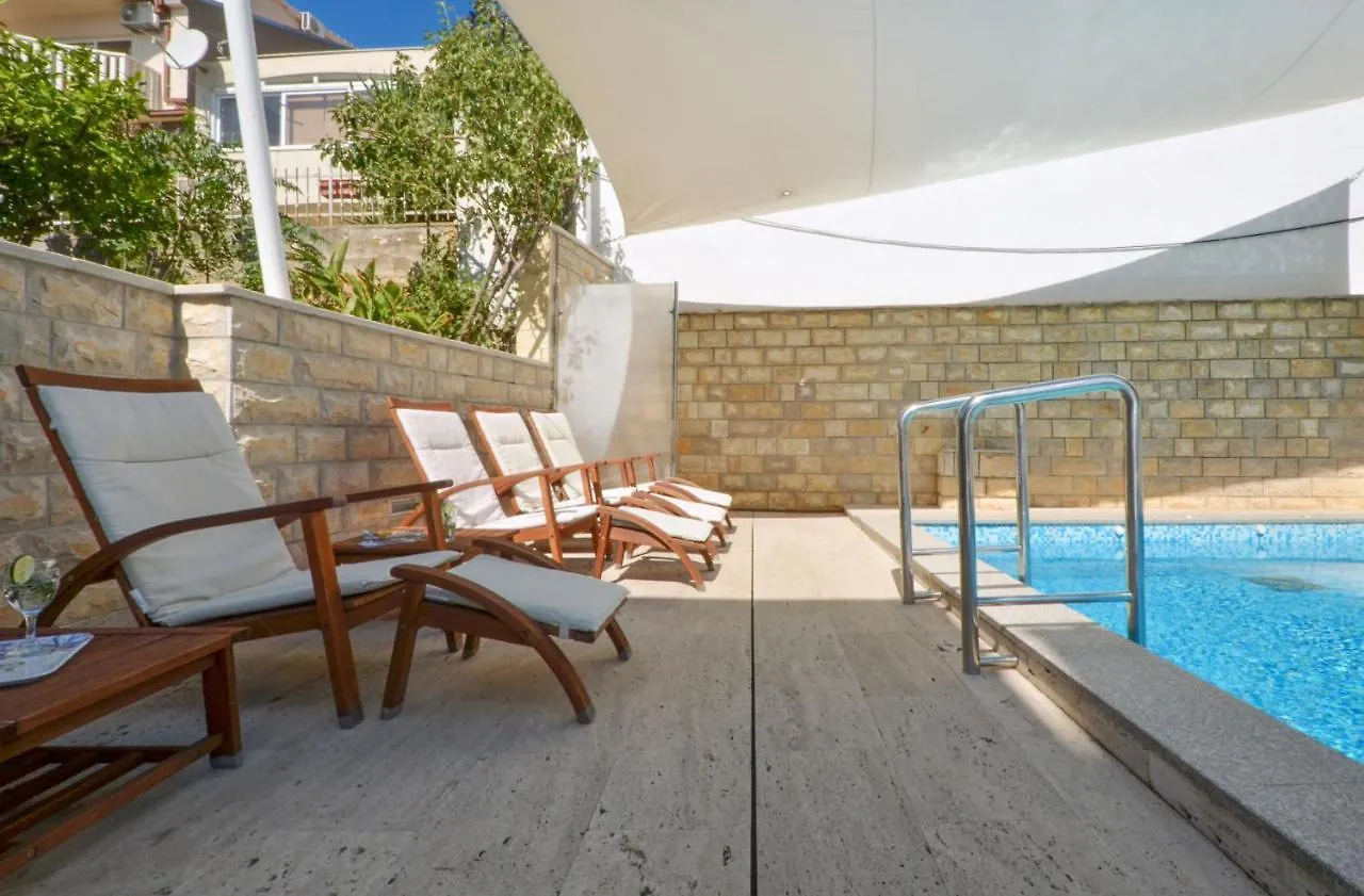 Apartments Inge Seget Vranjica