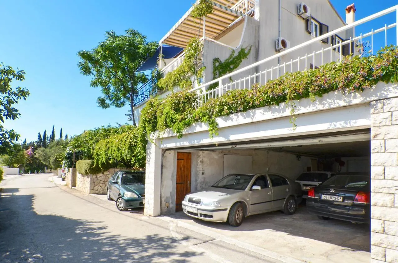 Apartments Inge Seget Vranjica