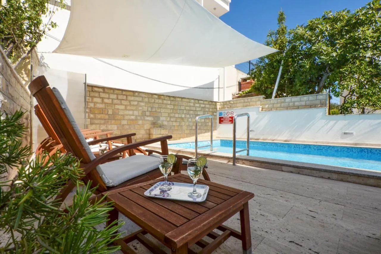 Apartments Inge Seget Vranjica